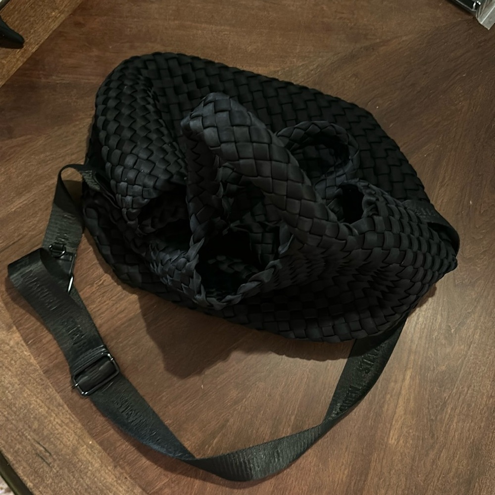 Steve Madden Woven Shoulder Bag/Purse